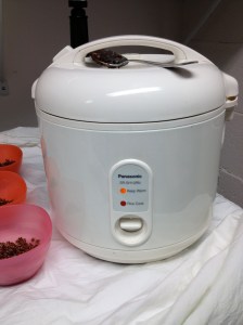 It has a "Keep Warm" setting.